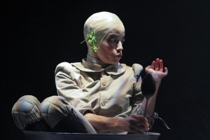 Viata-plicticoasa-si-preaplina-a-visatorului-Francois-(foto-Maria-Stefanescu)